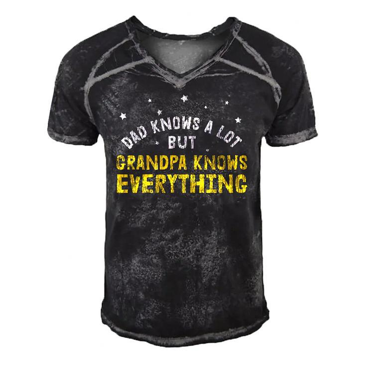 Dad Knows A Lots Grandpa Know Everything Fathers Day Gift Men's Short Sleeve V-neck 3D Print Retro Tshirt