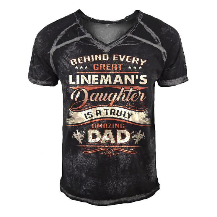 Father Grandpa Behind Every Great Lineman Daughter Is A Truly Amazing Dad480 Family Dad Men's Short Sleeve V-neck 3D Print Retro Tshirt