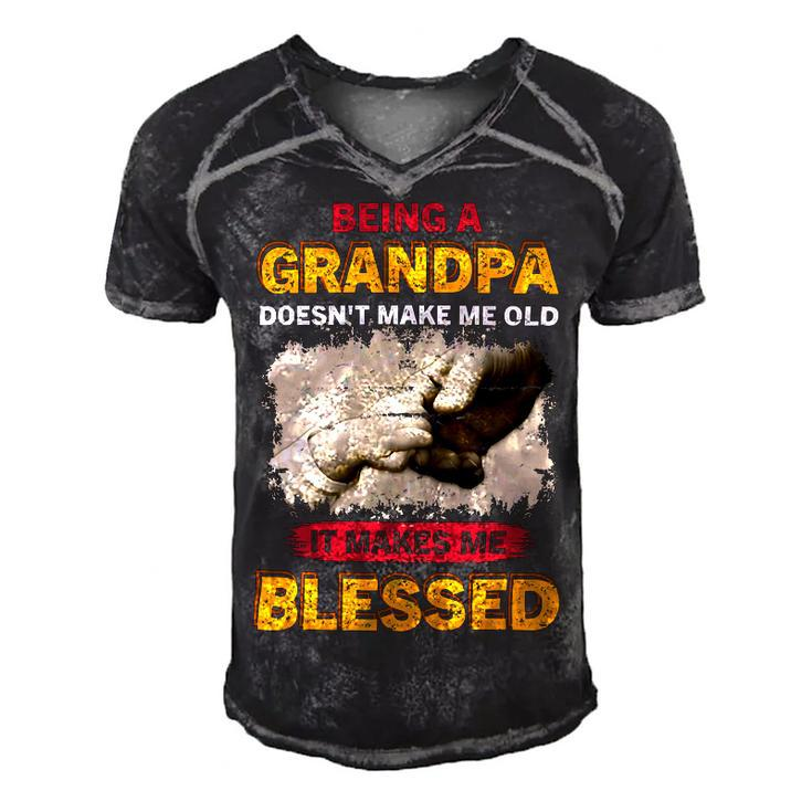 Father Grandpa Being A Grandpa Doesnt Make Me Old It Makes Me Blessed 61 Family Dad Men's Short Sleeve V-neck 3D Print Retro Tshirt