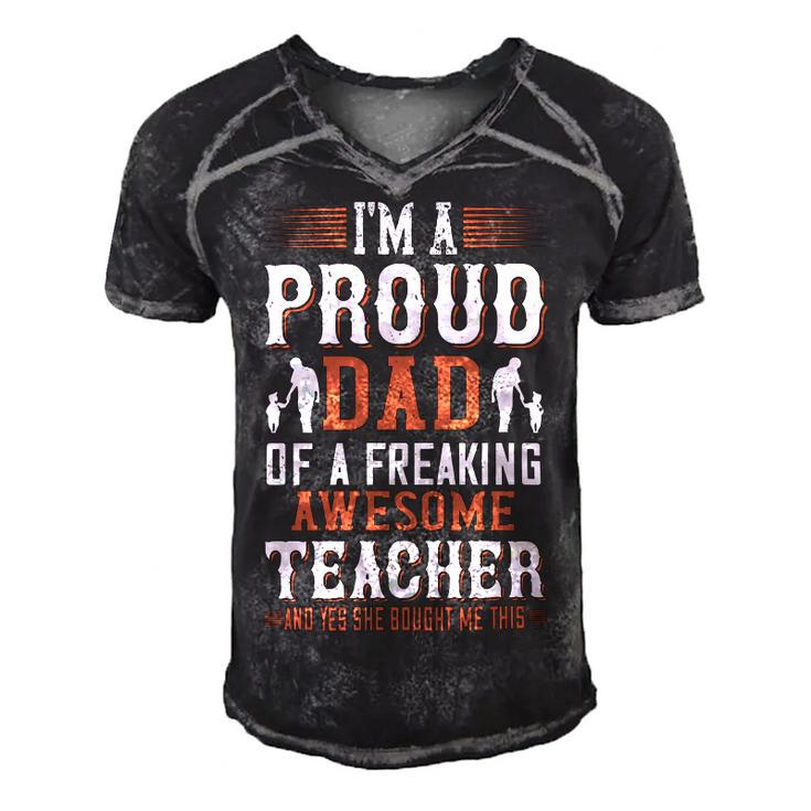 I’M A Proud Dad Of A Freaking Awesome Teacher And Yes She Bought Me This Men's Short Sleeve V-neck 3D Print Retro Tshirt