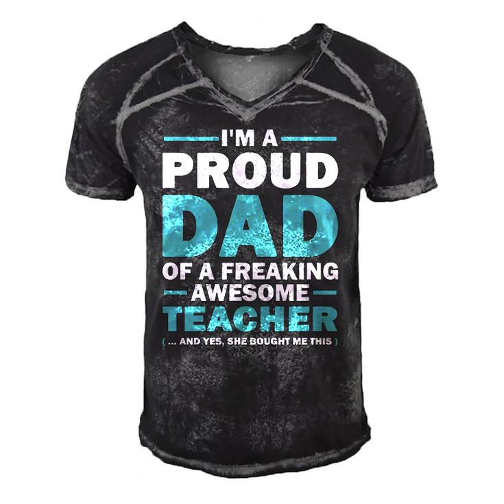 Im A Proud Dad Of A Freaking Awesome Teacher Yes She Bought Me This Fathers Day Gift Men's Short Sleeve V-neck 3D Print Retro Tshirt