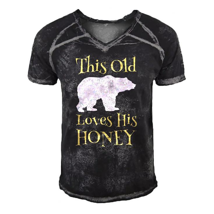 Mens Papa Bear Fathers Day Gift This Old Bear Loves His Honey Men's Short Sleeve V-neck 3D Print Retro Tshirt