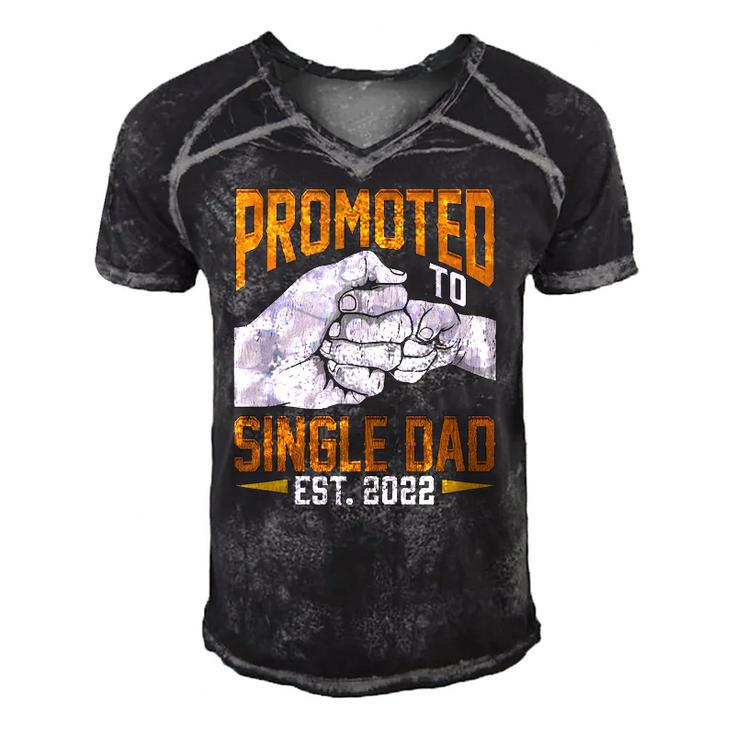 Mens Promoted To Single Dad Est 2022 Fathers Day New Single Dad  Men's Short Sleeve V-neck 3D Print Retro Tshirt