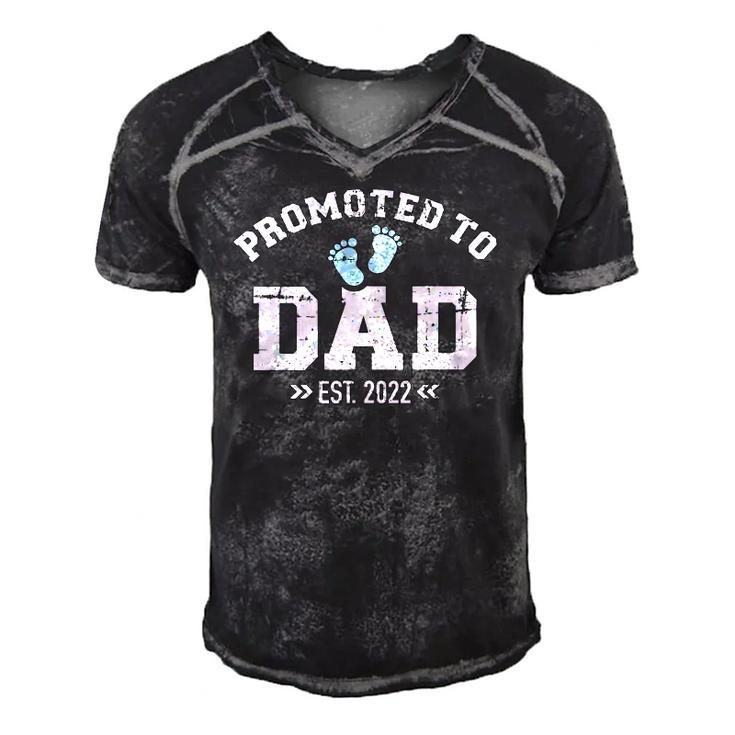 Promoted To Dad 2022 Baby Feets Men's Short Sleeve V-neck 3D Print Retro Tshirt