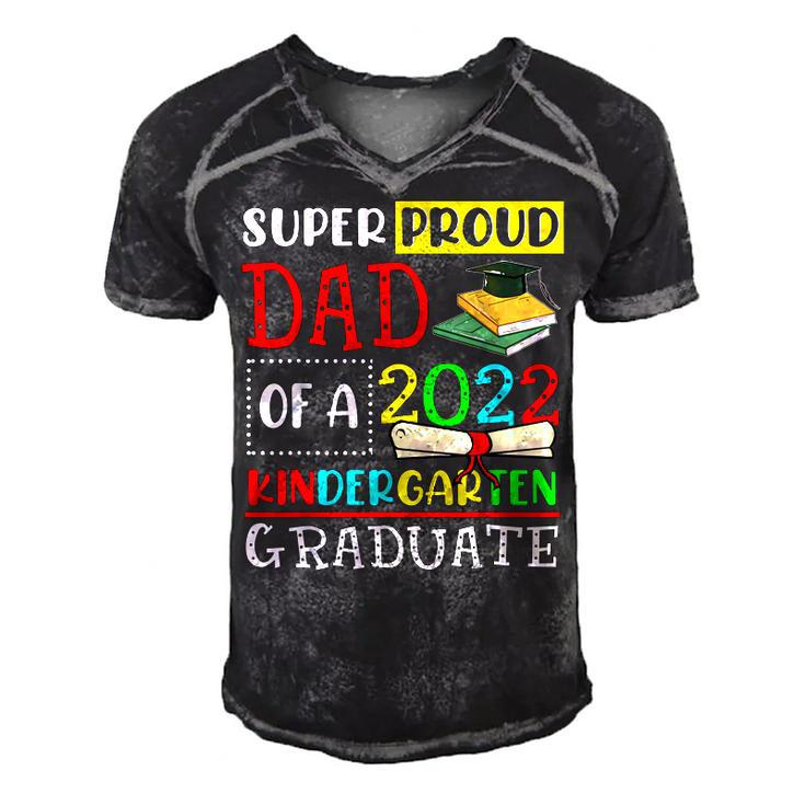 Super Proud Dad Of A Class Of 2022 Kindergarten Graduate Men's Short Sleeve V-neck 3D Print Retro Tshirt