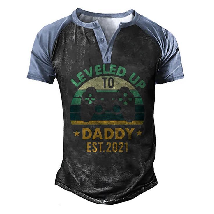 Promoted To Daddy Est 2021 Leveled Up To Daddy & Dad Men's Henley Raglan T-Shirt