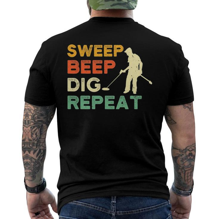 Cool Metal Detecting Detectorist Metal Detector Men's Back Print T-shirt