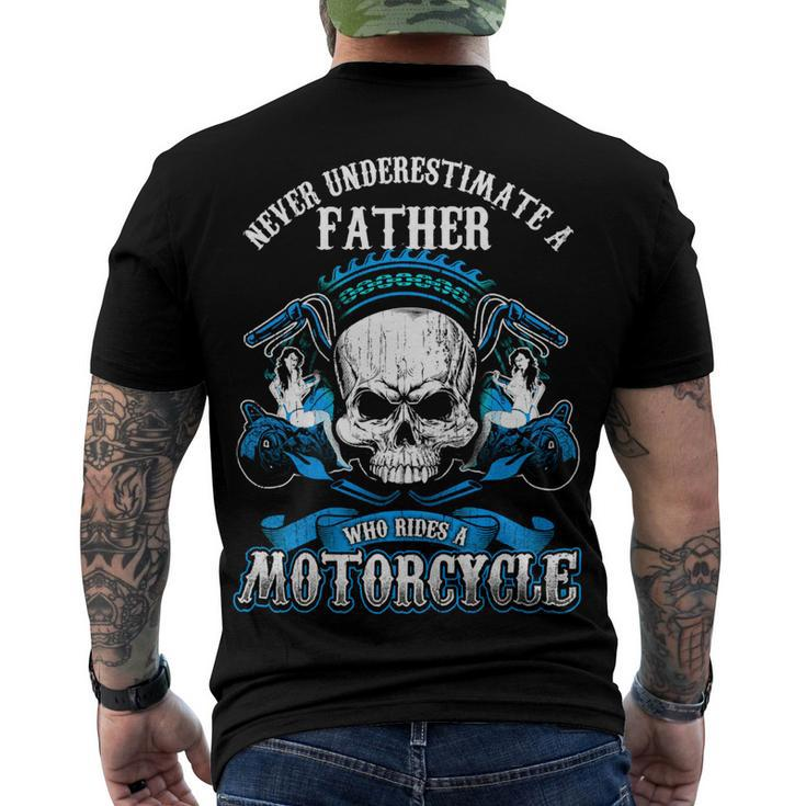 Father Grandpa Dad Biker Gift Never Underestimate Motorcycle Skull544 Family Dad Men's Crewneck Short Sleeve Back Print T-shirt