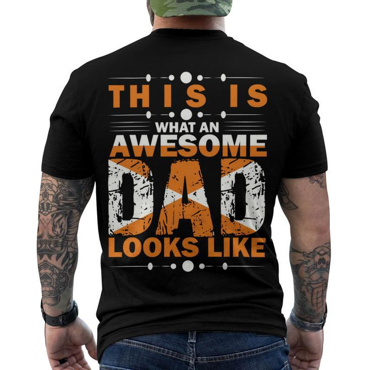 This Is What An Awesome Dad Looks Like Fathers Day T Shirts  Men's Crewneck Short Sleeve Back Print T-shirt