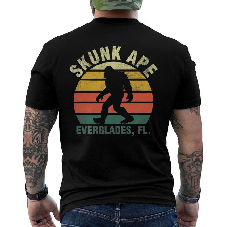 Vintage Retro Skunk Ape Florida Everglades Swamp Bigfoot Men's Back Print T-shirt