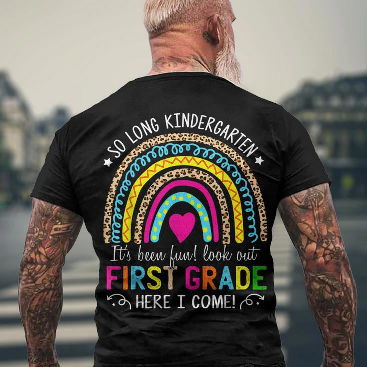 So Long Kindergarten Look Out First Grade Here I Come Men's Back Print T-shirt Gifts for Old Men