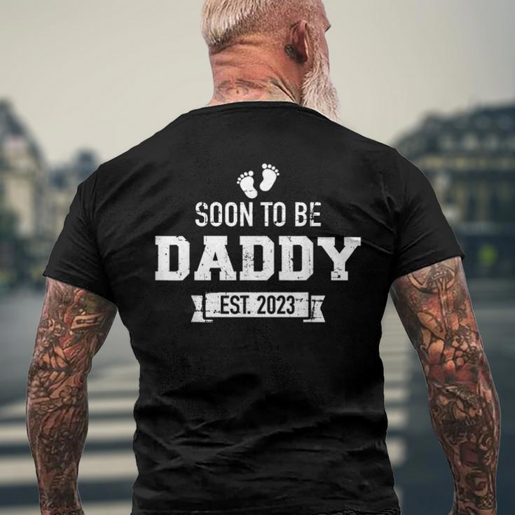 Mens Soon To Be Daddy 2023 Pregnancy Announcement Men's Back Print T-shirt Gifts for Old Men