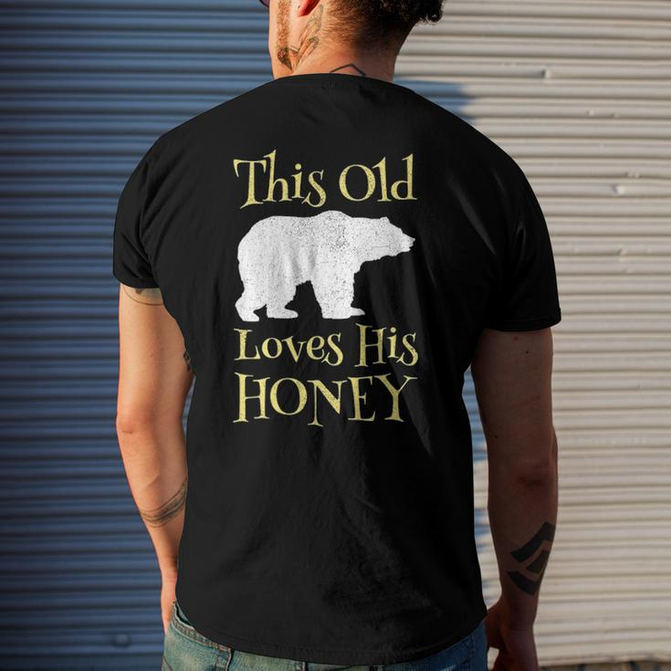 Mens Papa Bear Fathers Day This Old Bear Loves His Honey Men's Back Print T-shirt Gifts for Him