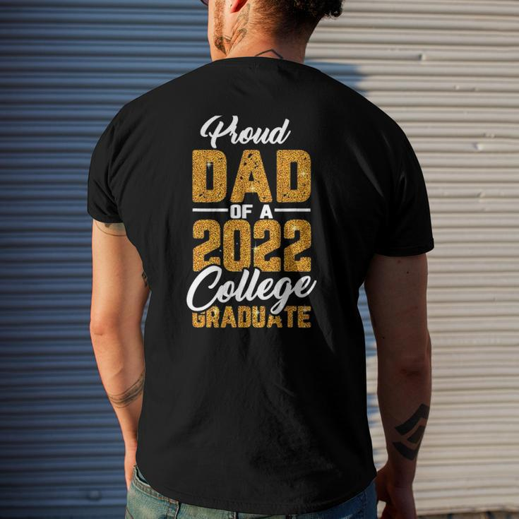 Mens Proud Dad Of A 2022 Graduate Graduation College Student Papa Men's Back Print T-shirt Gifts for Him