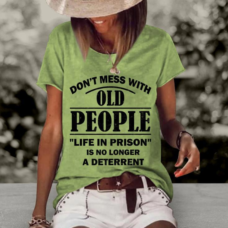 Dont Mess With Old People Saying Prison Vintage Women's Loose T-shirt