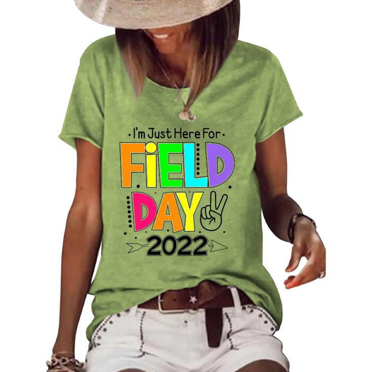 School Field Day Teacher Im Just Here For Field Day 2022 Peace Sign Women's Short Sleeve Loose T-shirt