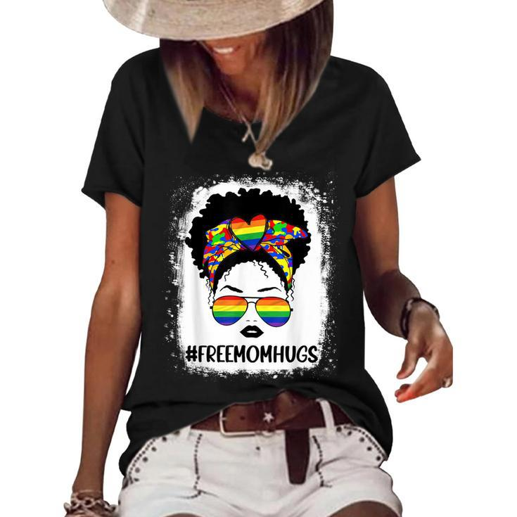 Black Womens Free Mom Hugs Messy Bun Lgbt Pride Rainbow  Women's Short Sleeve Loose T-shirt