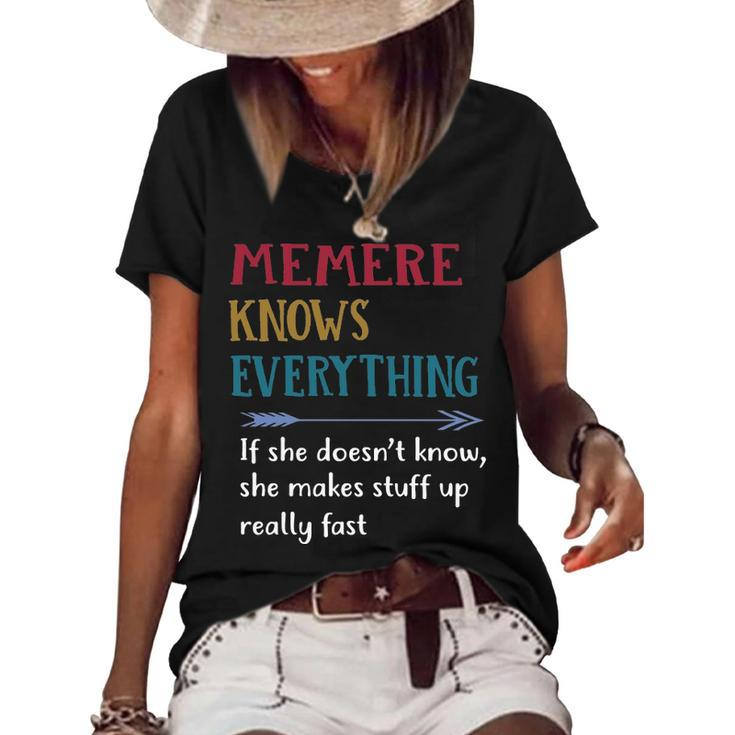 Memere Grandma Gift   Memere Knows Everything Women's Short Sleeve Loose T-shirt