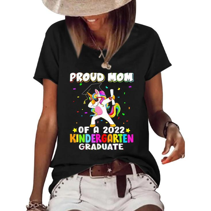 Proud Mom Of A 2022 Kindergarten Graduate Dabbing Unicorn Women's Short Sleeve Loose T-shirt