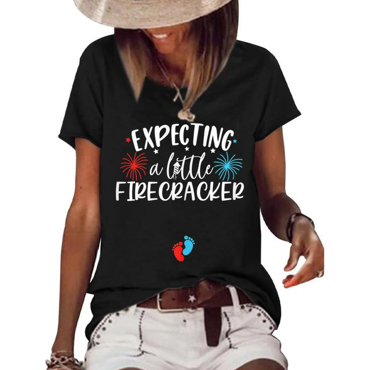 Womens Expecting A Little Firecracker Funny 4Th Of July Pregnant  Women's Short Sleeve Loose T-shirt