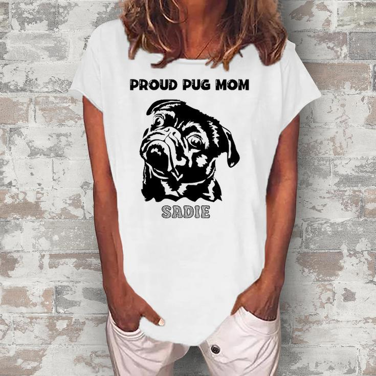 Proud Pug Mom With Pug Portrait Women's Loosen T-Shirt