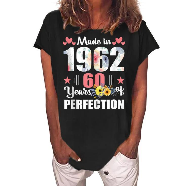 Made 1962 Floral 60 Years Old Family 60Th Birthday 60 Years  Women's Loosen Crew Neck Short Sleeve T-Shirt