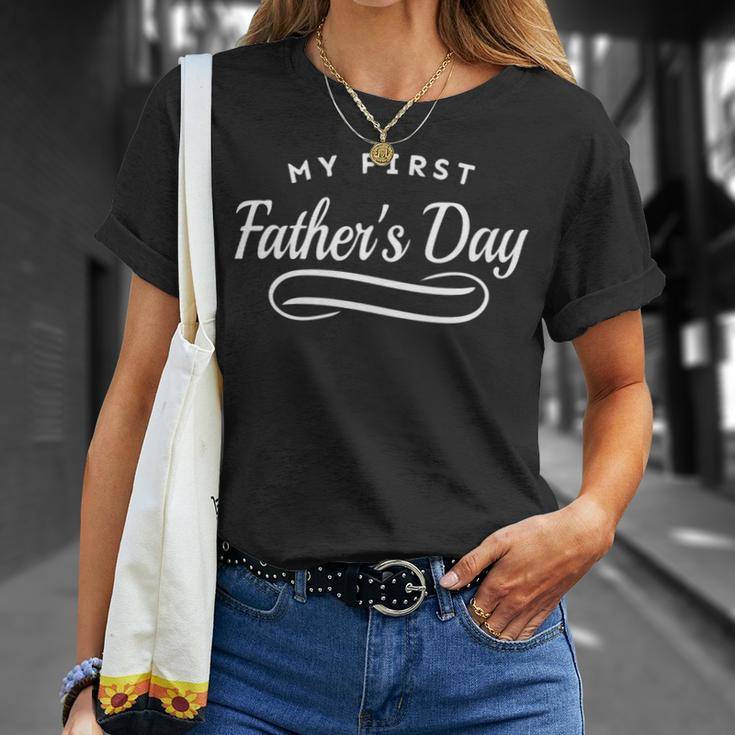 Happy First Fathers Day - New Dad Gift Unisex T-Shirt Gifts for Her