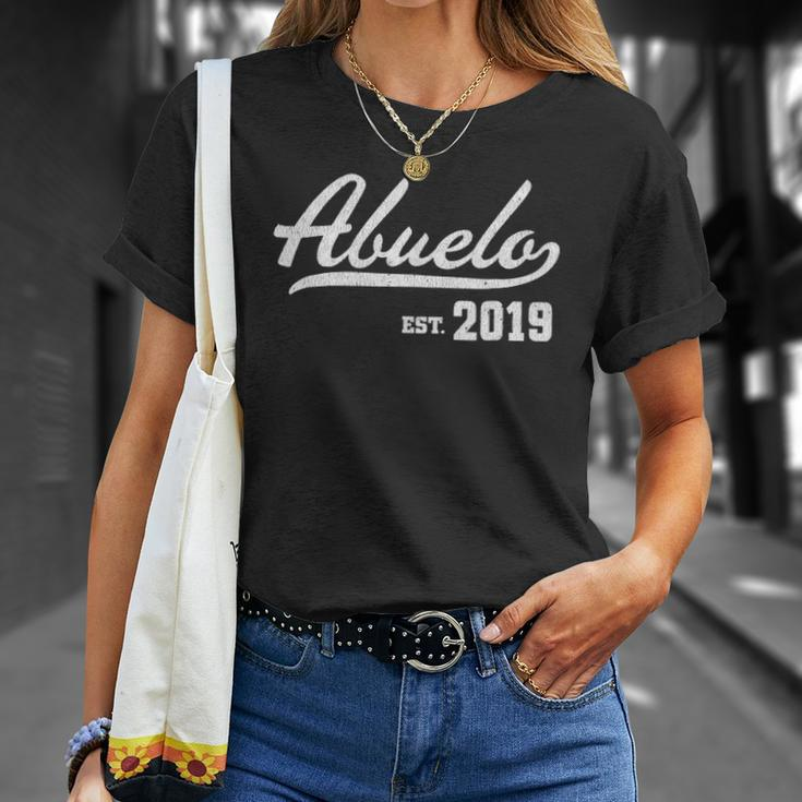 Mens Abuelo Est 2019 Distressed Unisex T-Shirt Gifts for Her