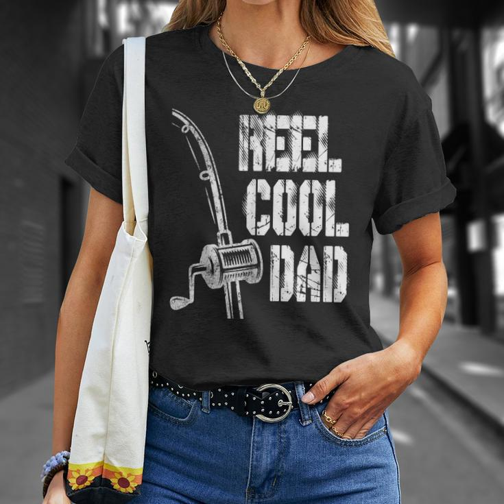 Mens Reel Cool Dad Fishing Daddy Mens Fathers Day Gift Idea Unisex T-Shirt Gifts for Her
