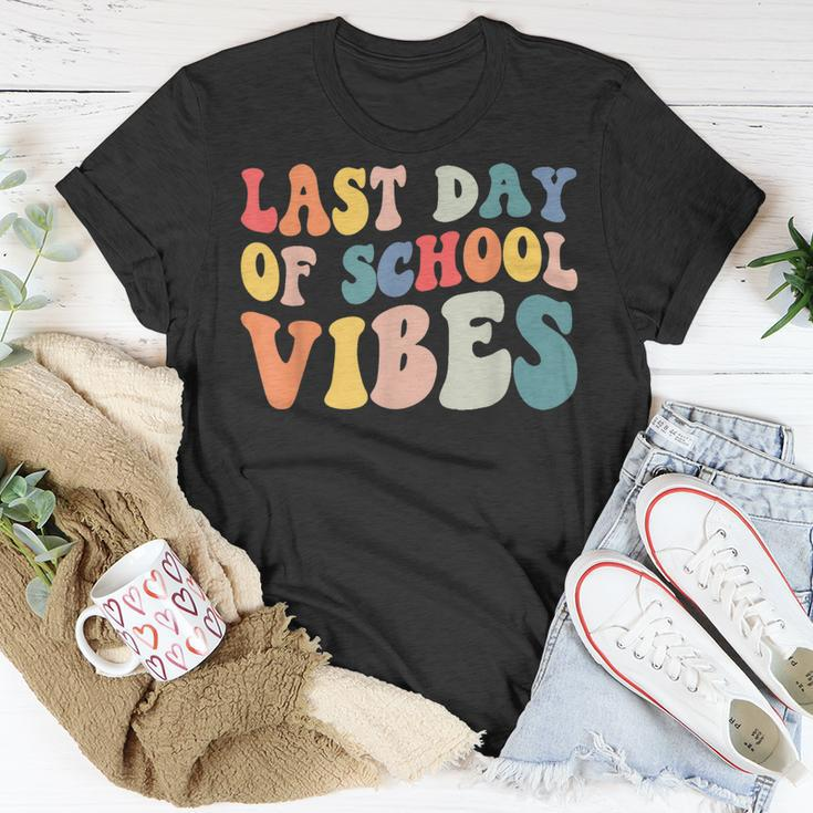 Last Day Of School Vibes Retro Vintage Teacher Graduation Unisex T-Shirt Unique Gifts