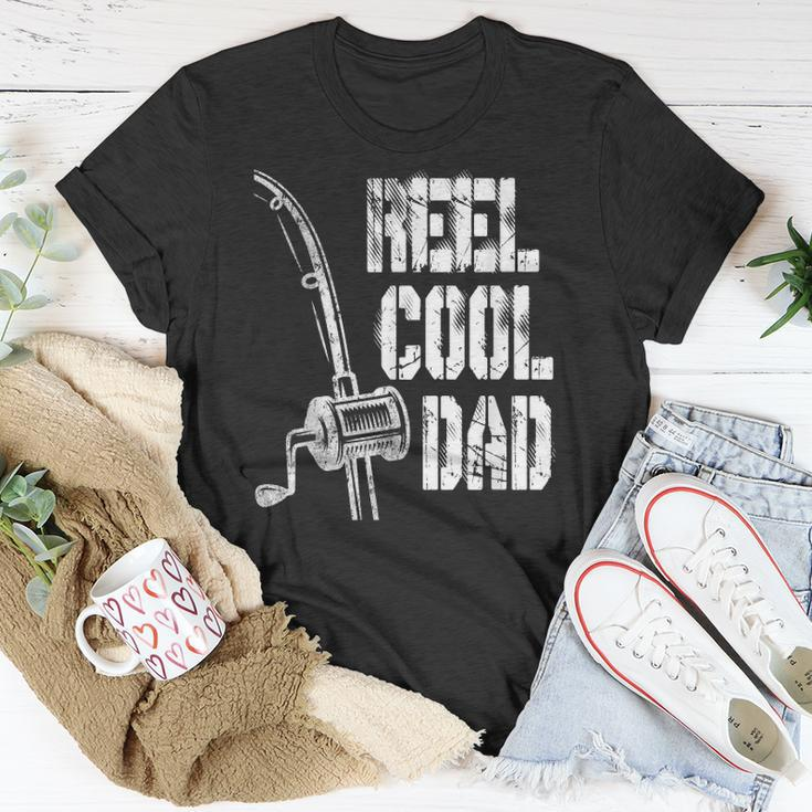 Mens Reel Cool Dad Fishing Daddy Mens Fathers Day Gift Idea Unisex T-Shirt Unique Gifts
