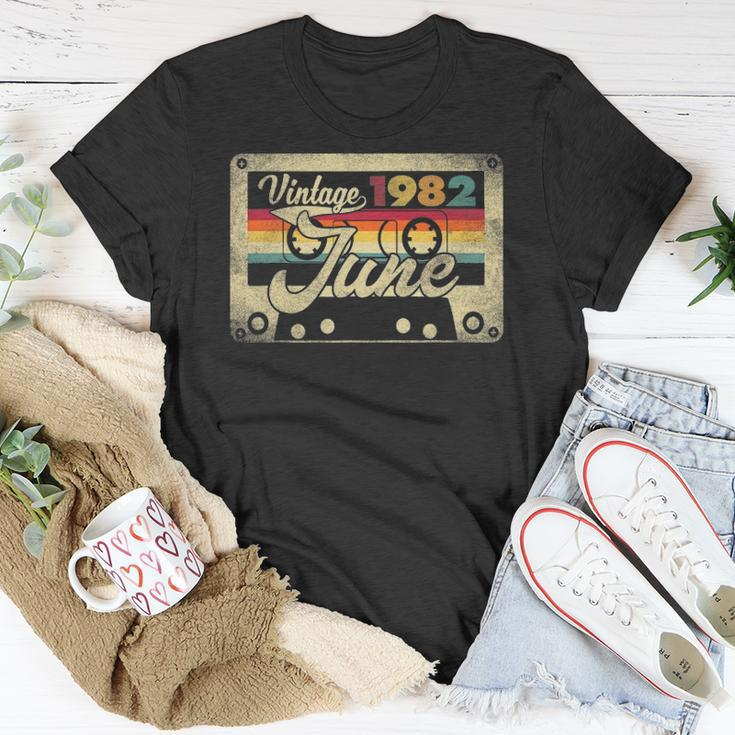 Vintage June 1982 40Th Birthday Gift 40 Years Old Retro Unisex T-Shirt Unique Gifts