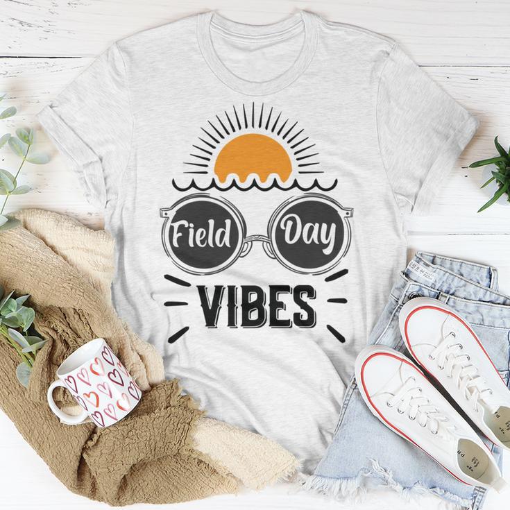 Happy Field Day Field Day Tee Kids Graduation School Fun Day V7 Unisex T-Shirt Funny Gifts