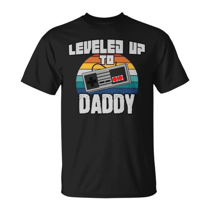I Leveled Up To Daddy New Parent Gamer Promoted To Dad Unisex T-Shirt