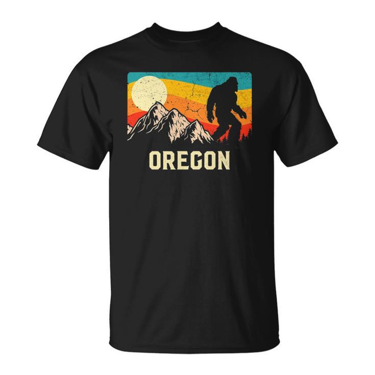 Oregon Bigfoot Sasquatch Mountains Retro Hiking Unisex T-Shirt