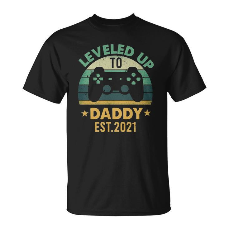 Promoted To Daddy Est 2021 Leveled Up To Daddy & Dad  Unisex T-Shirt