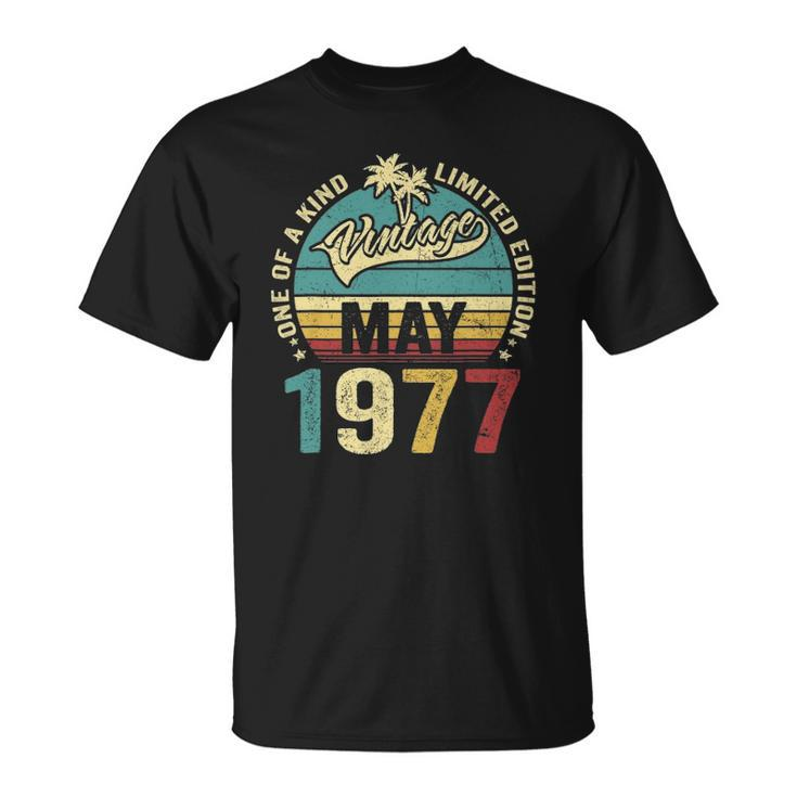 Vintage 45 Years Old May 1977 Decorations 45Th Birthday Unisex T-Shirt