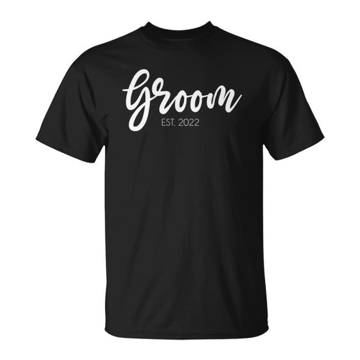 Wedding Matching Gifts Groom Est 2022 Groom Gift Unisex T-Shirt