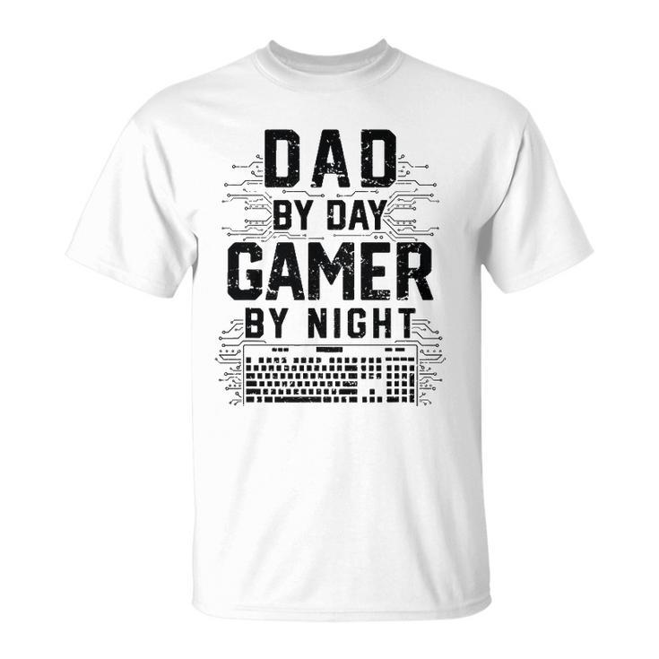 Mens Dad By Day Gamer By Night Funny Fathers Day Gaming Gift Unisex T-Shirt