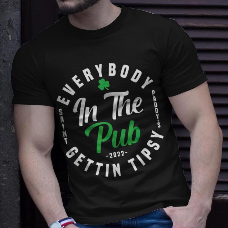 Everybody In The Pub Gettin Tipsy Unisex T-Shirt Gifts for Him