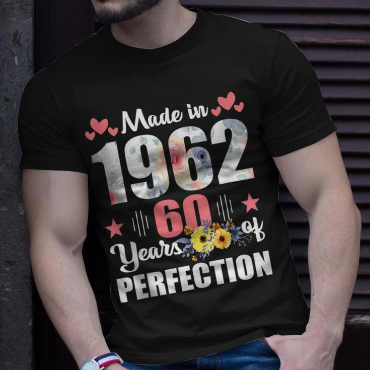 Made 1962 Floral 60 Years Old Family 60Th Birthday 60 Years Unisex T-Shirt Gifts for Him