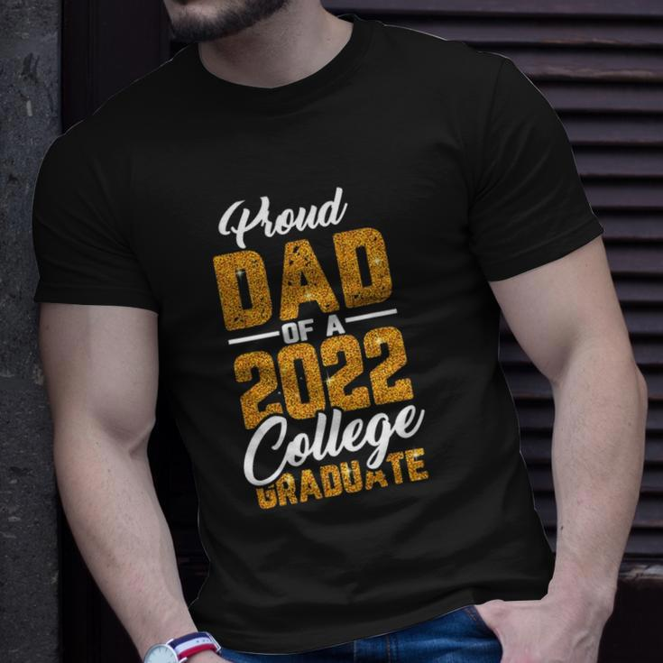 Mens Proud Dad Of A 2022 Graduate Graduation College Student Papa Unisex T-Shirt Gifts for Him