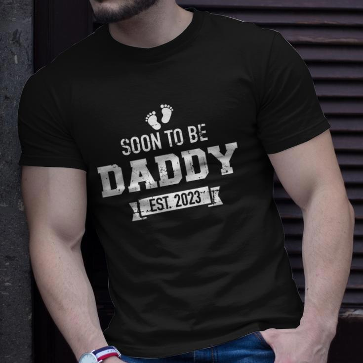 Mens Soon To Be Daddy 2023 Pregnancy Announcement Unisex T-Shirt Gifts for Him