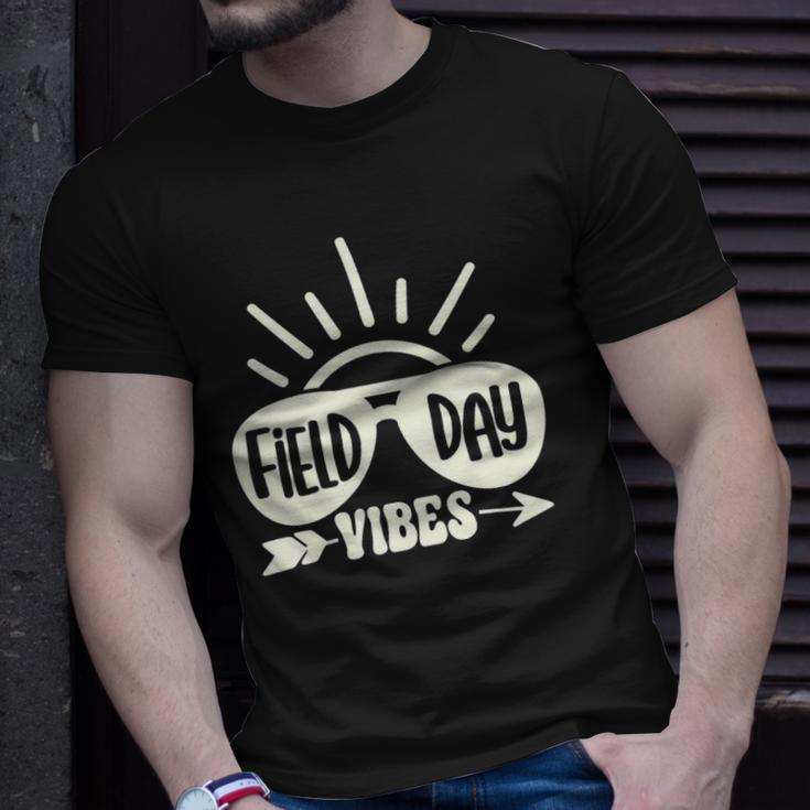Womens Field Day Vibes Funny For Teacher Kids Field Day 2022 Unisex T-Shirt Gifts for Him