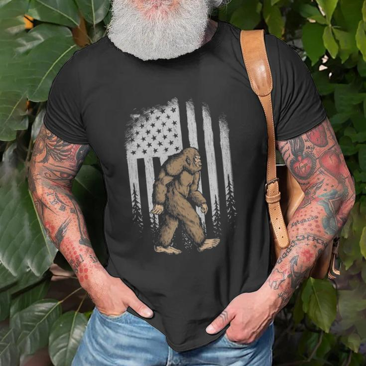 Bigfoot American Flag 4Th Of July Retro Vintage Sasquatch Unisex T-Shirt Gifts for Old Men