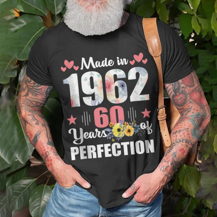 Made 1962 Floral 60 Years Old Family 60Th Birthday 60 Years Unisex T-Shirt Gifts for Old Men