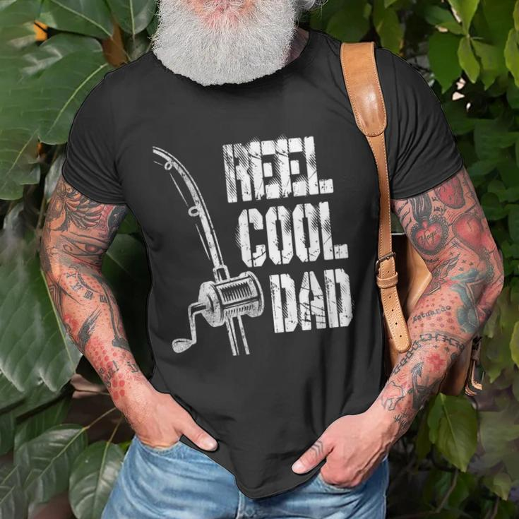 Mens Reel Cool Dad Fishing Daddy Mens Fathers Day Gift Idea Unisex T-Shirt Gifts for Old Men