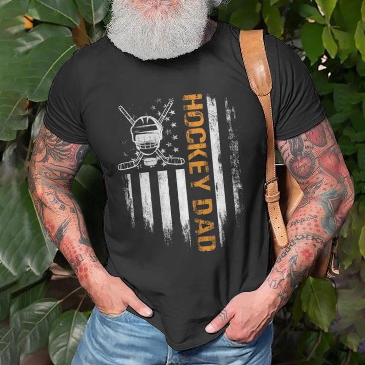Patriotic Ice Hockey Dad American Flag Vintage Hockey Gift Unisex T-Shirt Gifts for Old Men