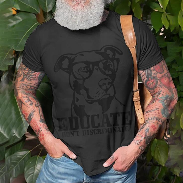 Pitbull Dog Pitbull Mom Dad T-shirt Gifts for Old Men
