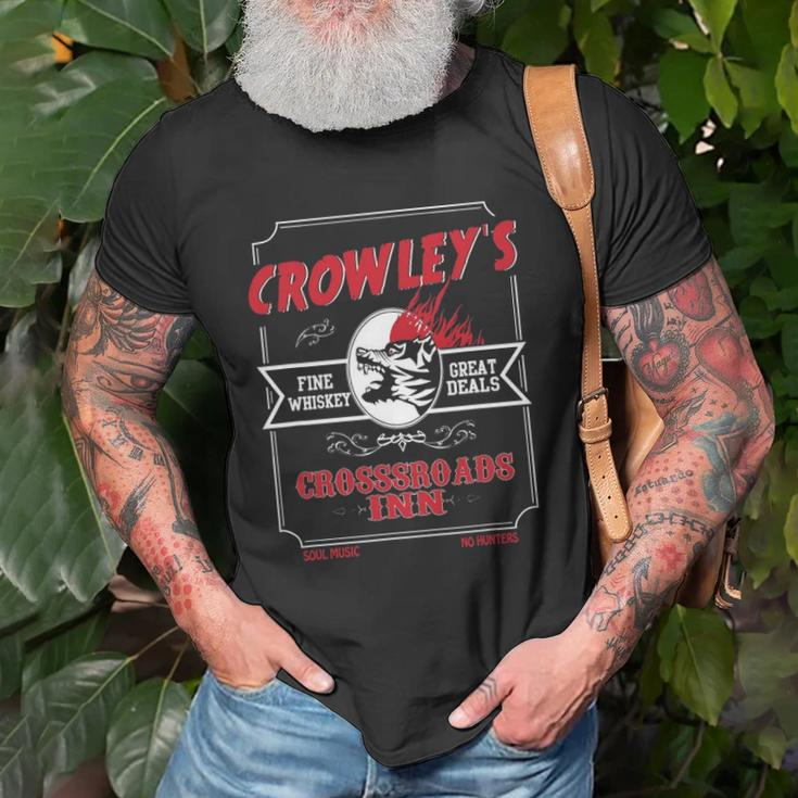 Retro Crowleys Crossroads Dive Bar Unisex T-Shirt Gifts for Old Men